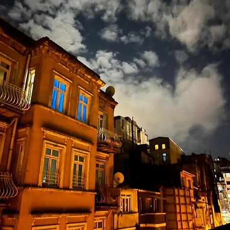 Апартаменты Cozy Flat In Center, First Floor Стамбул